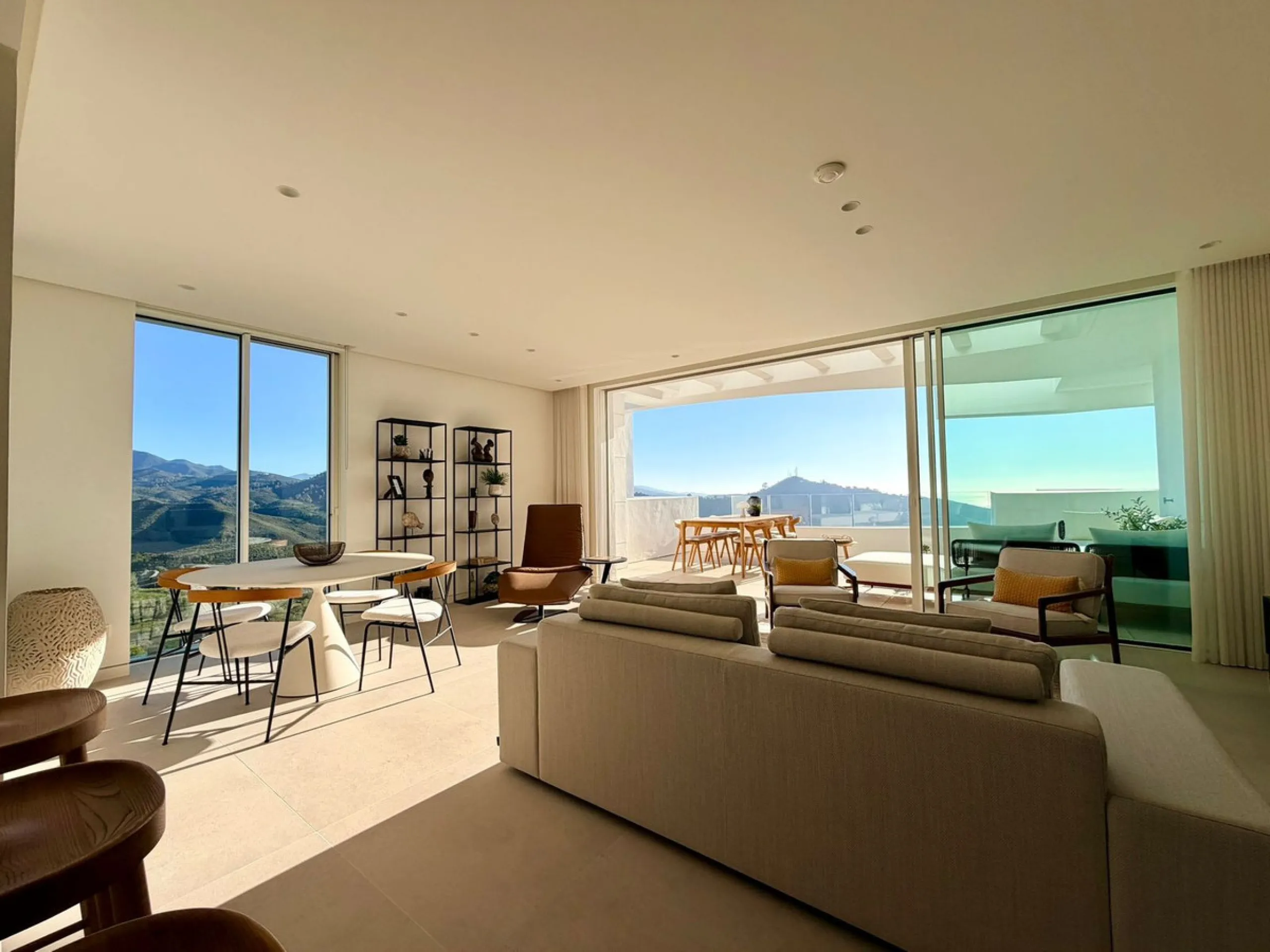 First-Floor Apartment with Panoramic Views in Palo Alto, Ojén
