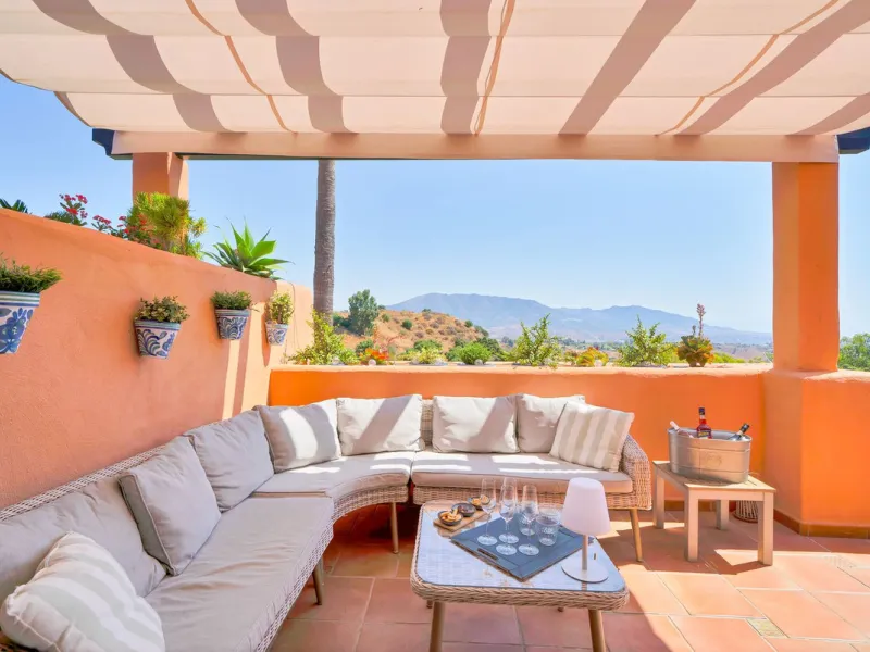 Apartment - Penthouse Duplex в продаже в Marbella, Málaga. В доме 3 спален и 2 ванных комнат. Площадь дома 169 м²