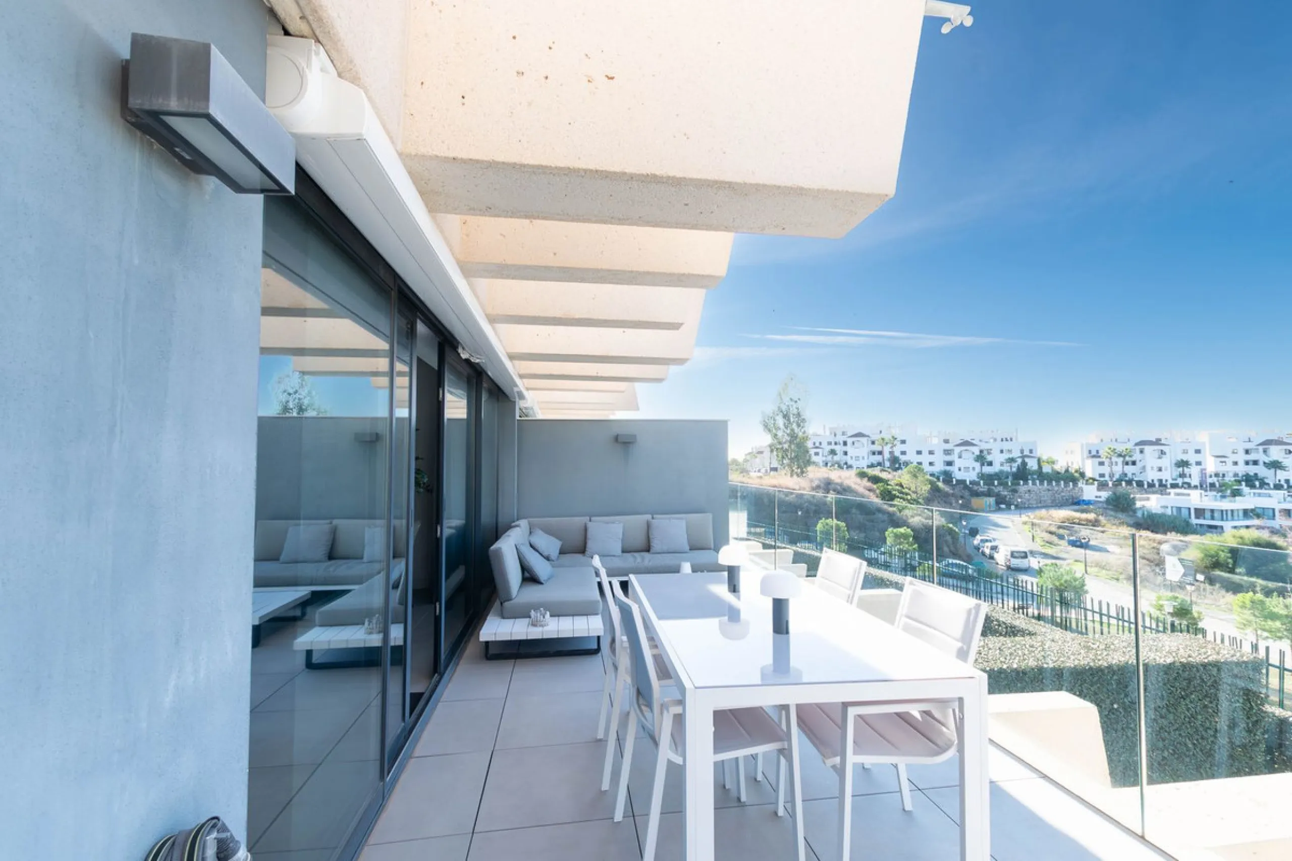 Apartment - Middle Floor Apartment в продаже в Estepona, Málaga. В доме 2 спален и 2 ванных комнат. Площадь дома 78 м²