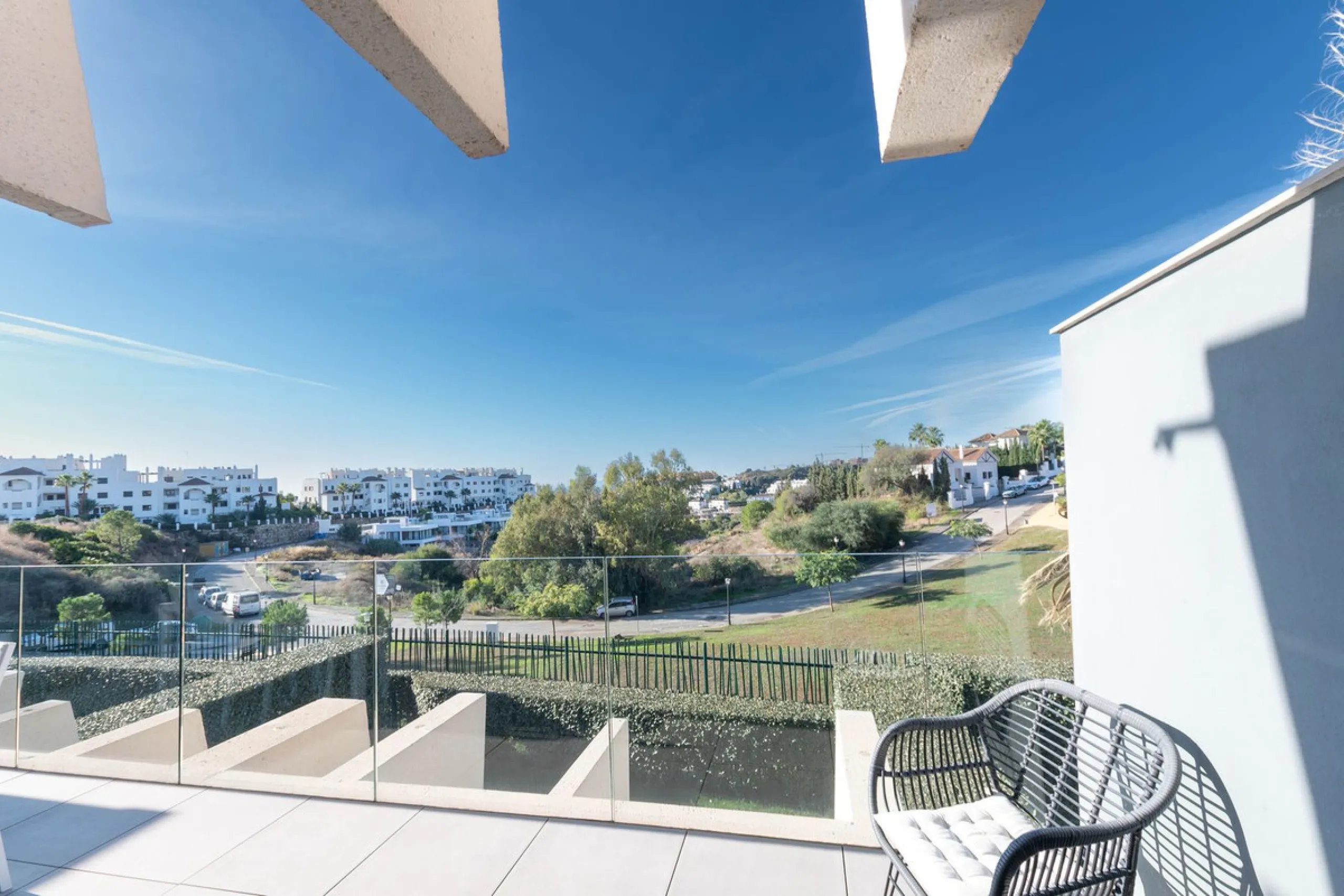 Apartment - Middle Floor Apartment в продаже в Estepona, Málaga. В доме 2 спален и 2 ванных комнат. Площадь дома 78 м²