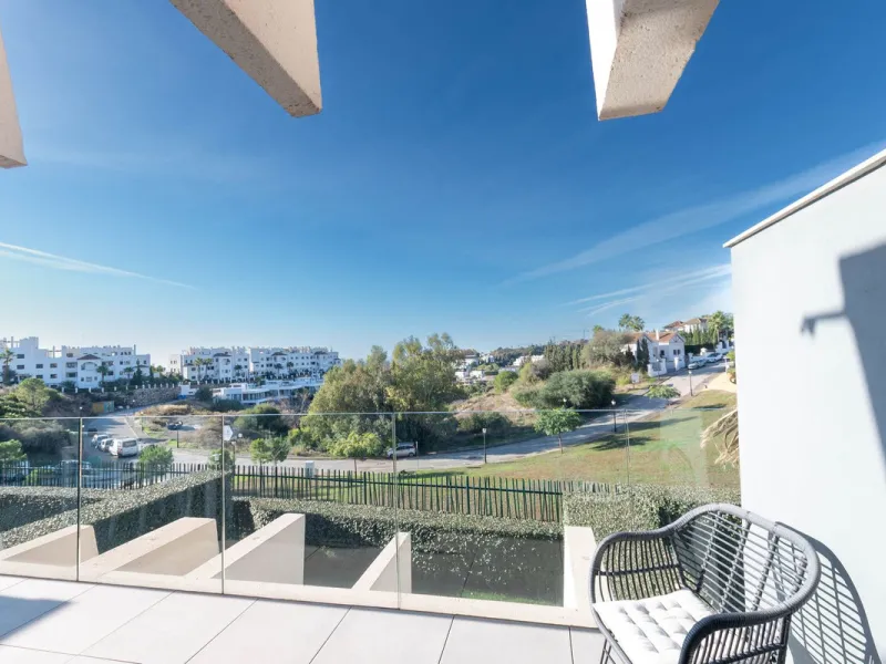 Apartment - Middle Floor Apartment в продаже в Estepona, Málaga. В доме 2 спален и 2 ванных комнат. Площадь дома 78 м²