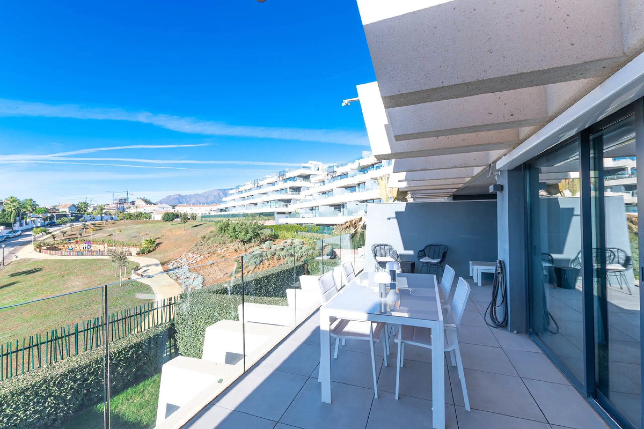 Apartment - Middle Floor Apartment в продаже в Estepona, Málaga. В доме 2 спален и 2 ванных комнат. Площадь дома 78 м²