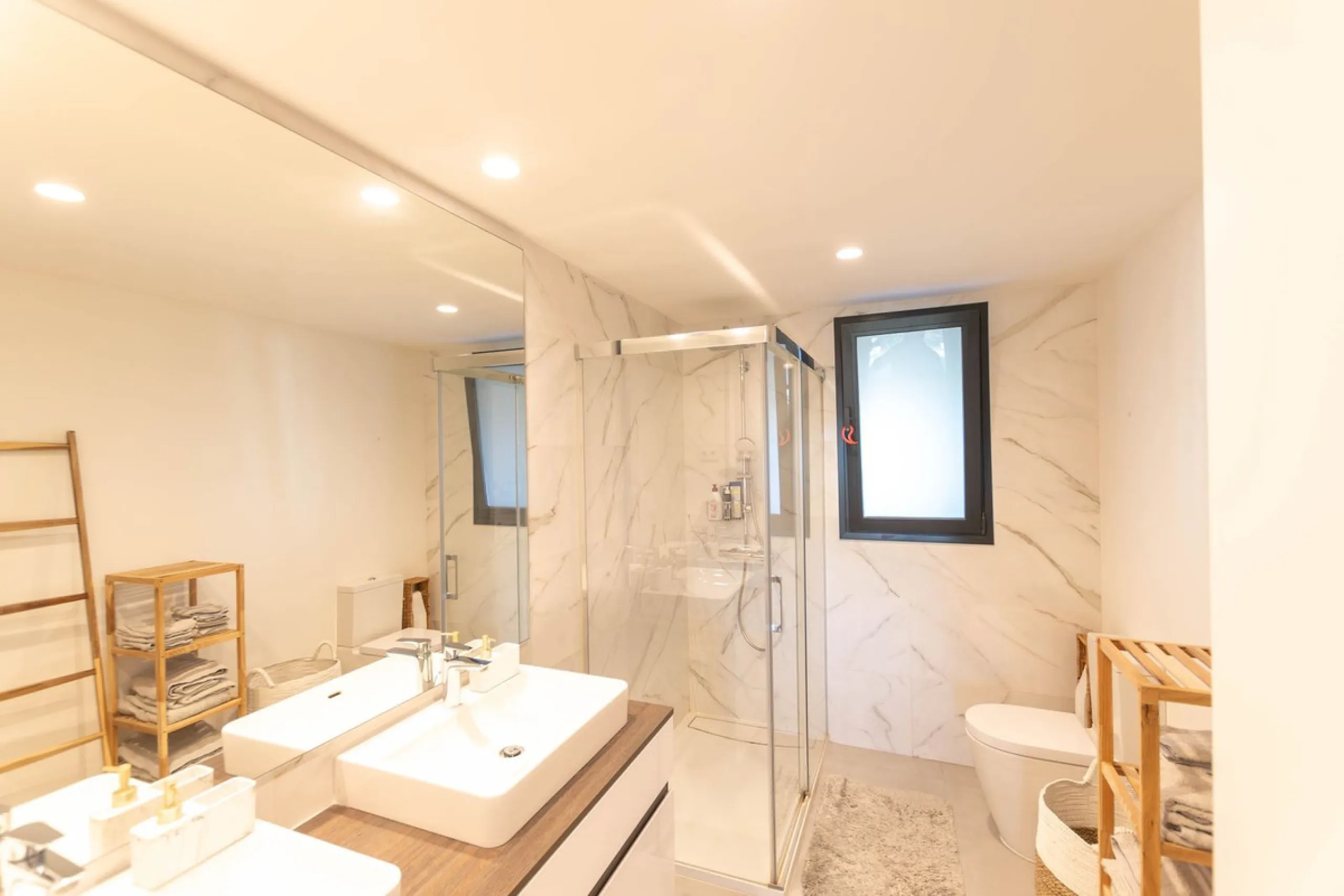 Apartment - Middle Floor Apartment в продаже в Estepona, Málaga. В доме 2 спален и 2 ванных комнат. Площадь дома 78 м²