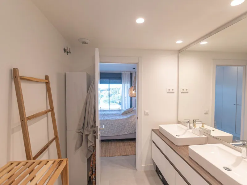 Apartment - Middle Floor Apartment в продаже в Estepona, Málaga. В доме 2 спален и 2 ванных комнат. Площадь дома 78 м²