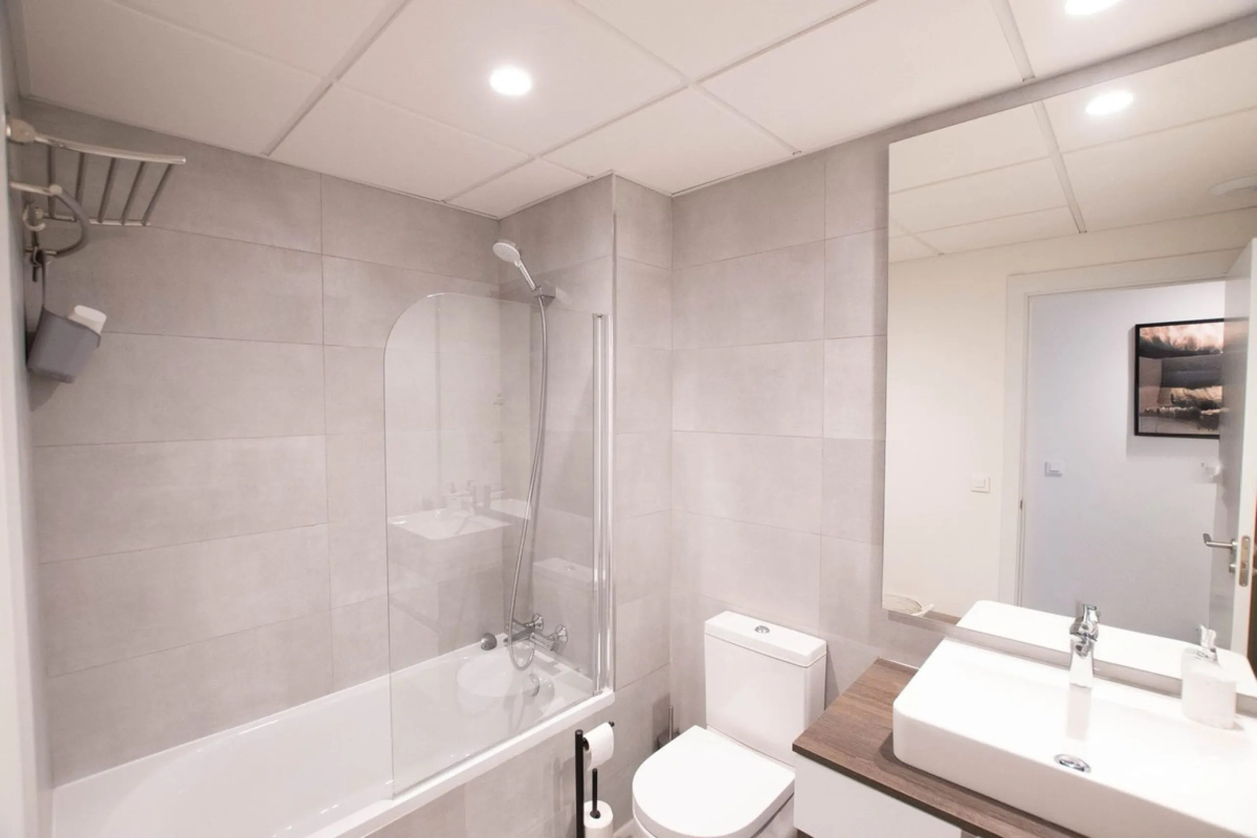 Apartment - Middle Floor Apartment в продаже в Estepona, Málaga. В доме 2 спален и 2 ванных комнат. Площадь дома 78 м²