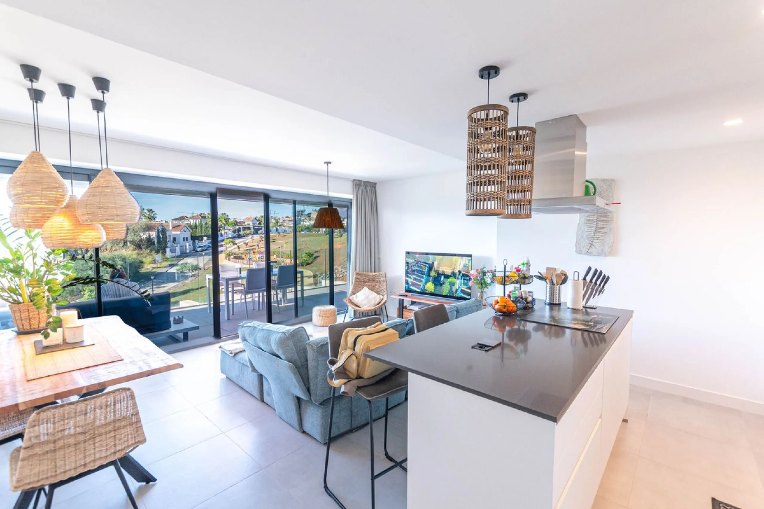 Apartment - Middle Floor Apartment в продаже в Estepona, Málaga. В доме 2 спален и 2 ванных комнат. Площадь дома 78 м²