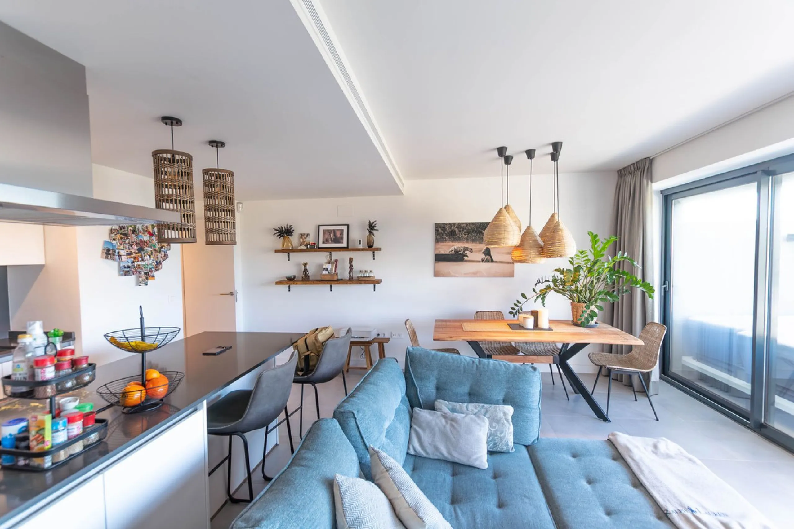 Apartment - Middle Floor Apartment в продаже в Estepona, Málaga. В доме 2 спален и 2 ванных комнат. Площадь дома 78 м²