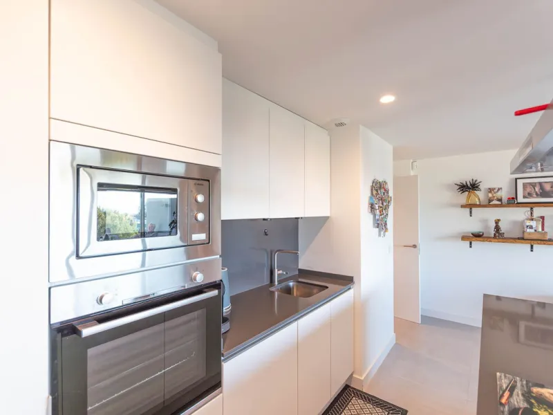 Apartment - Middle Floor Apartment в продаже в Estepona, Málaga. В доме 2 спален и 2 ванных комнат. Площадь дома 78 м²