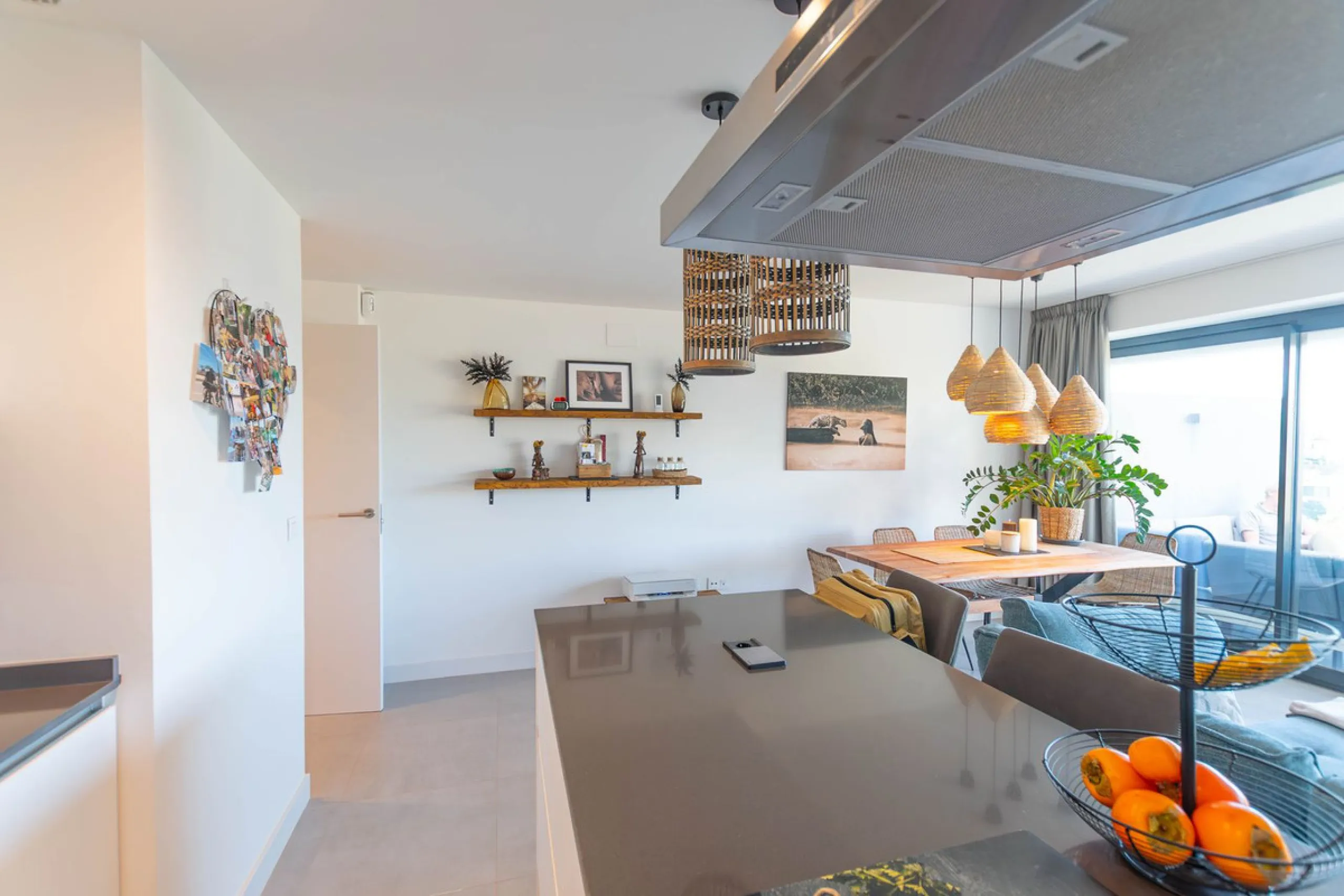 Apartment - Middle Floor Apartment в продаже в Estepona, Málaga. В доме 2 спален и 2 ванных комнат. Площадь дома 78 м²