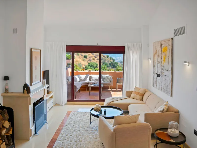 Apartment - Penthouse Duplex в продаже в Marbella, Málaga. В доме 3 спален и 2 ванных комнат. Площадь дома 169 м²