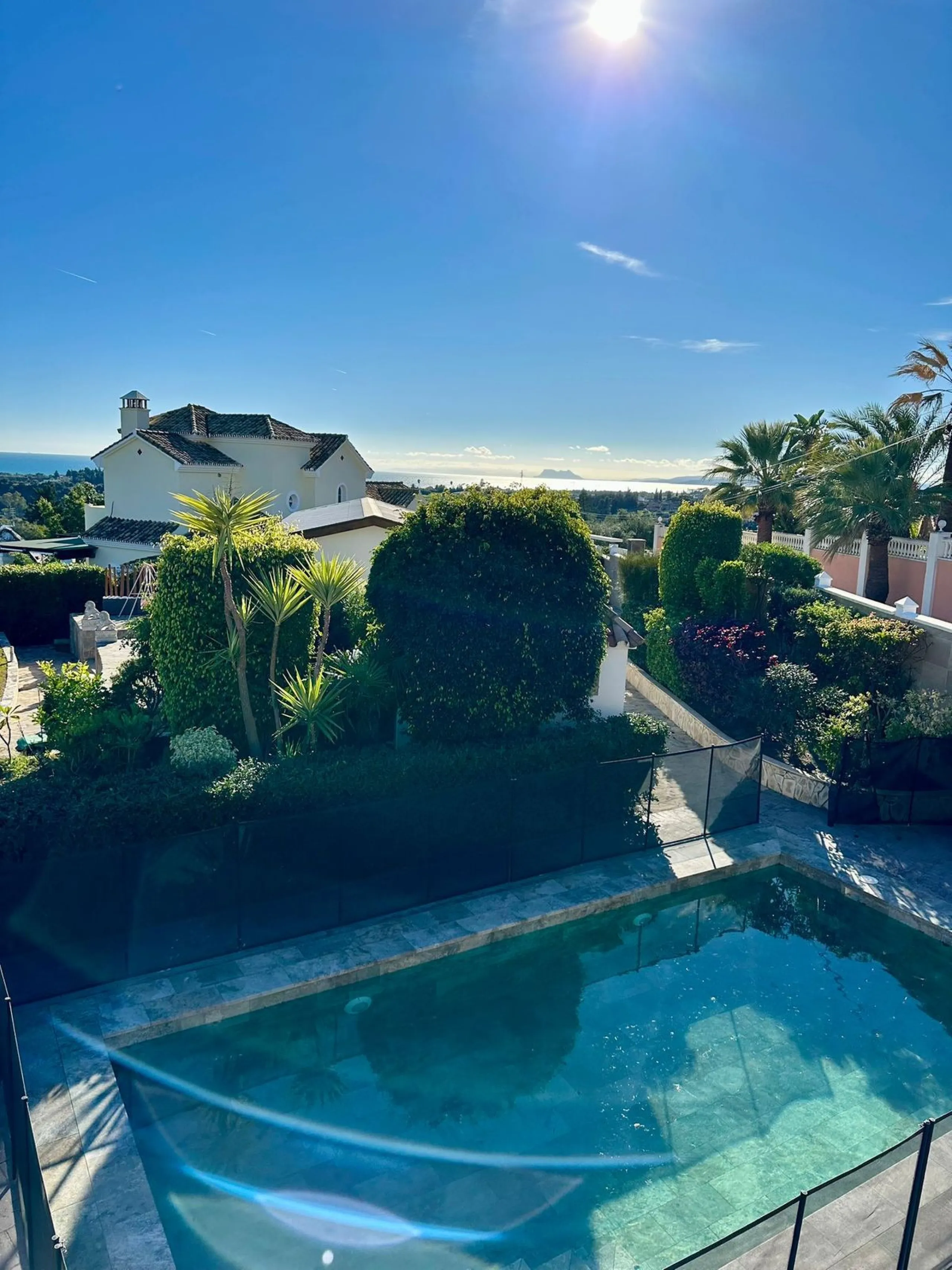 House - Detached Villa в продаже в Estepona, Málaga. В доме 6 спален и 5 ванных комнат. Площадь дома 200 м²