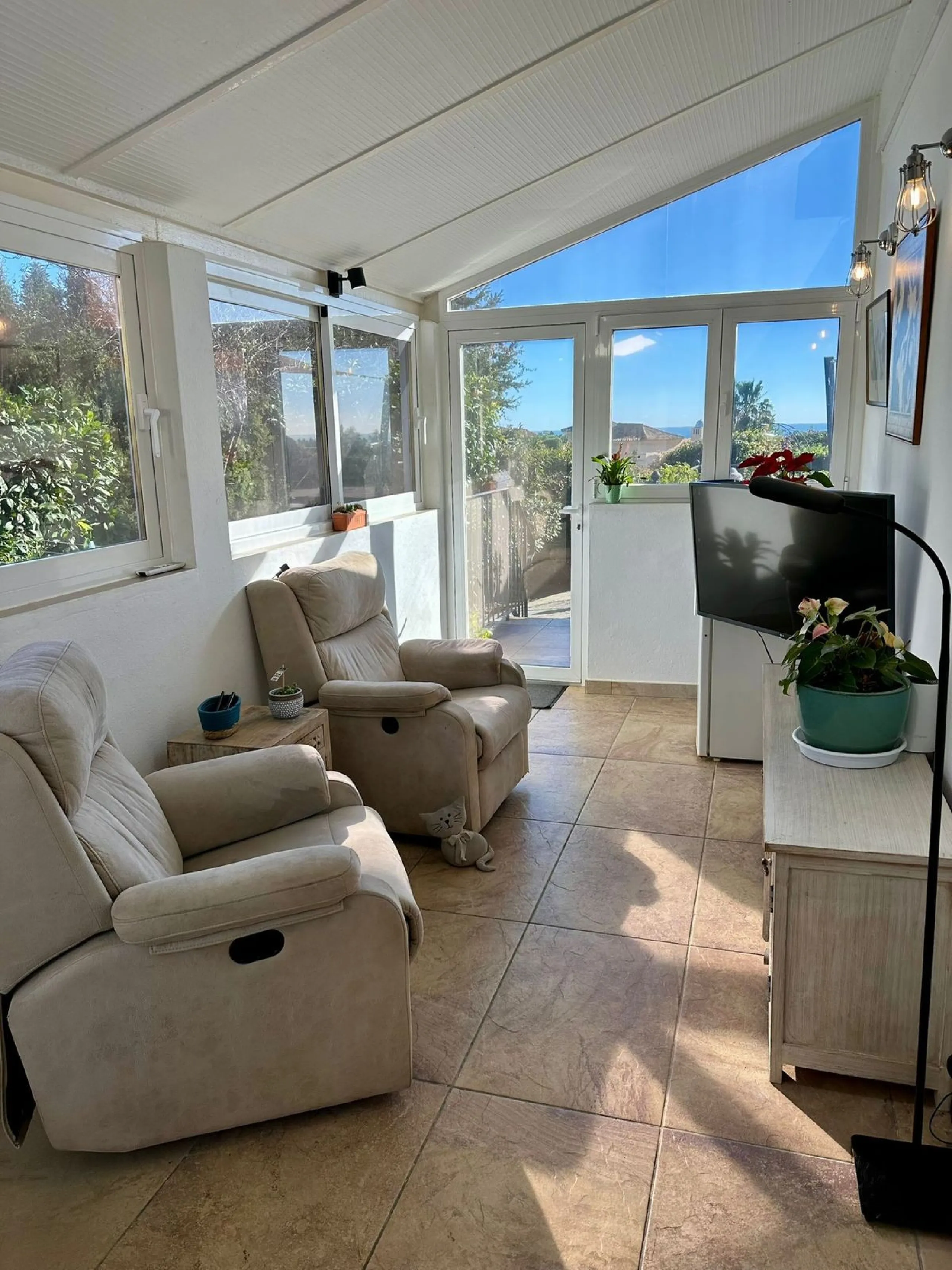 House - Detached Villa в продаже в Estepona, Málaga. В доме 6 спален и 5 ванных комнат. Площадь дома 200 м²