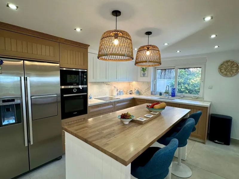 House - Detached Villa в продаже в Estepona, Málaga. В доме 6 спален и 5 ванных комнат. Площадь дома 200 м²