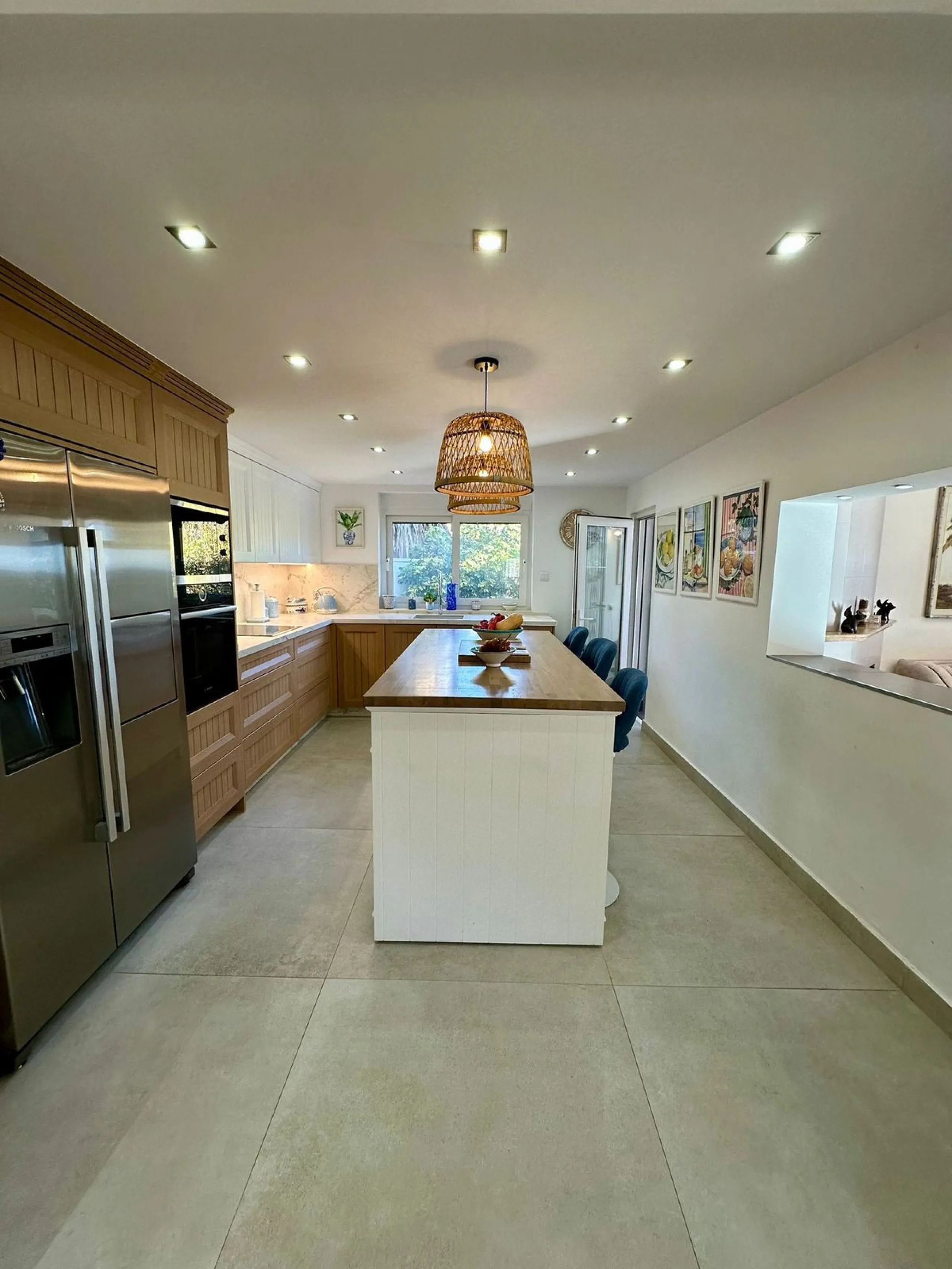 House - Detached Villa в продаже в Estepona, Málaga. В доме 6 спален и 5 ванных комнат. Площадь дома 200 м²