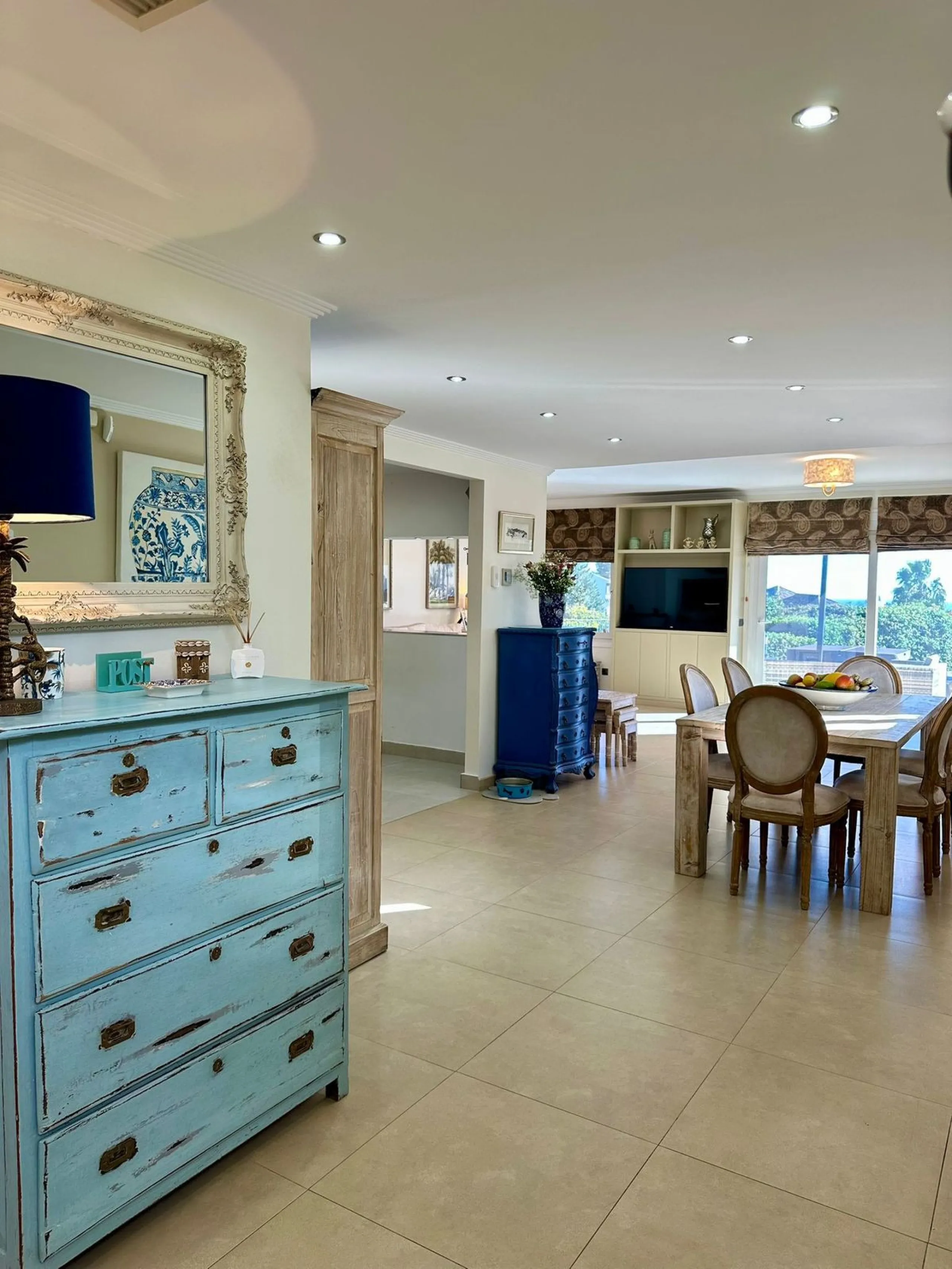 House - Detached Villa в продаже в Estepona, Málaga. В доме 6 спален и 5 ванных комнат. Площадь дома 200 м²