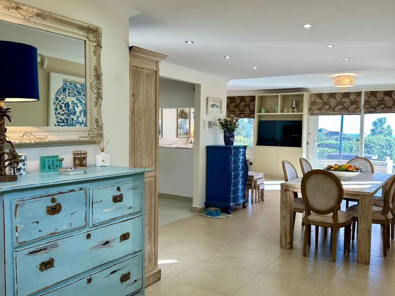 House - Detached Villa в продаже в Estepona, Málaga. В доме 6 спален и 5 ванных комнат. Площадь дома 200 м²