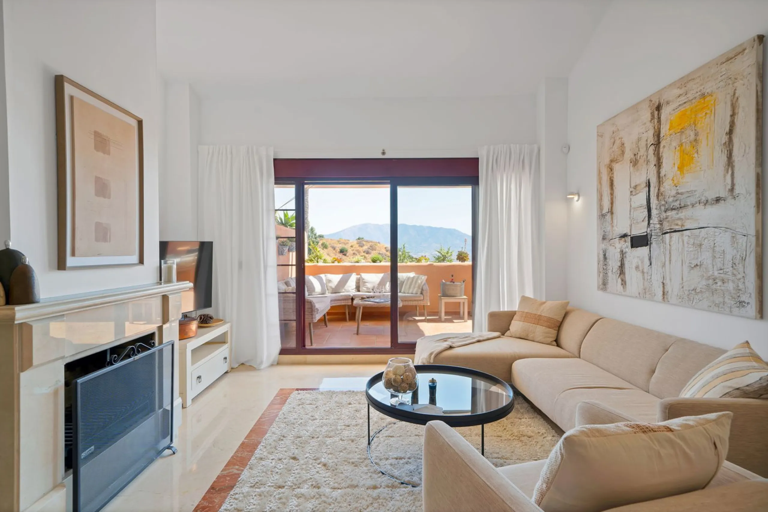 Apartment - Penthouse Duplex в продаже в Marbella, Málaga. В доме 3 спален и 2 ванных комнат. Площадь дома 169 м²