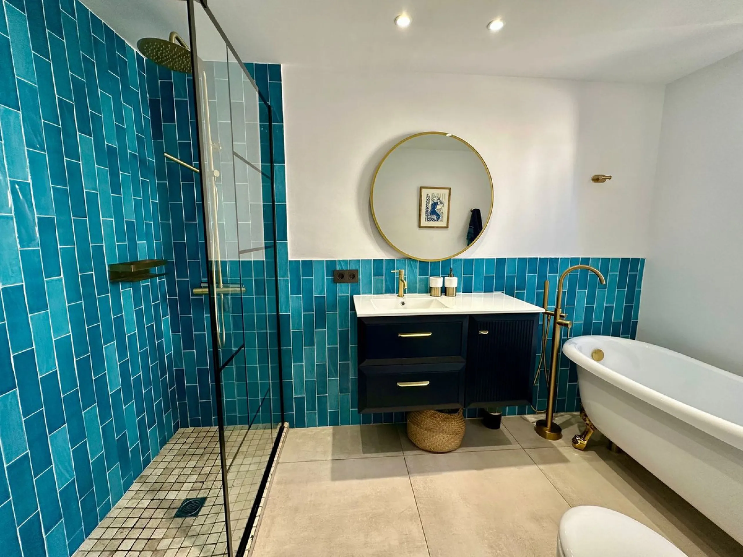 House - Detached Villa в продаже в Estepona, Málaga. В доме 6 спален и 5 ванных комнат. Площадь дома 200 м²