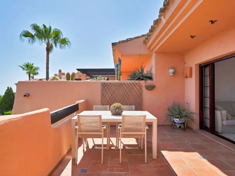 Apartment - Penthouse Duplex в продаже в Marbella, Málaga. В доме 3 спален и 2 ванных комнат. Площадь дома 169 м²