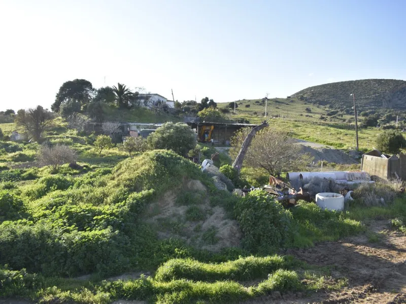 Cortijo for Sale in Casares – 25,000 m² Plot with Panoramic Sea Views near Finca Cortesín