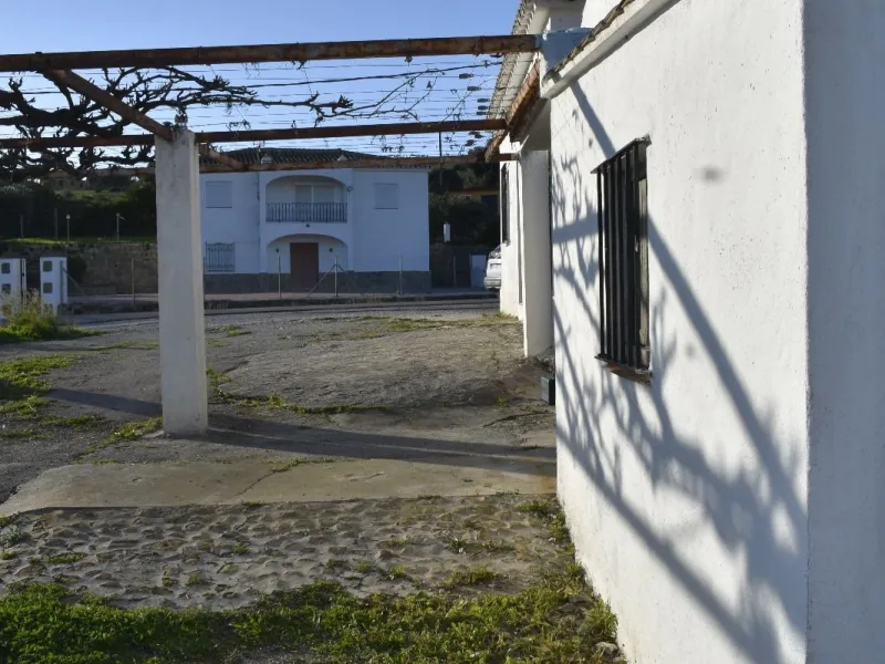 Cortijo for Sale in Casares – 25,000 m² Plot with Panoramic Sea Views near Finca Cortesín
