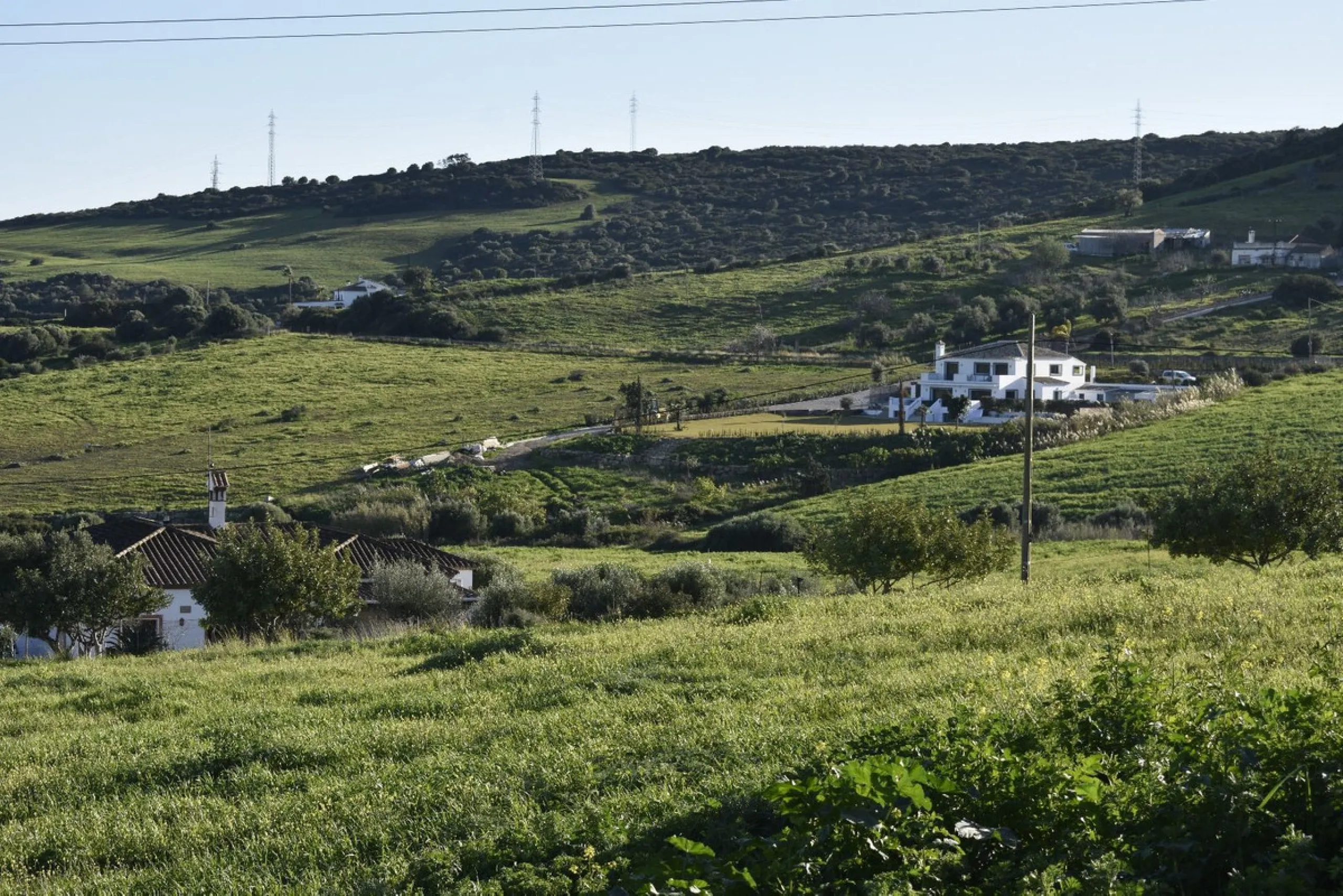 Cortijo for Sale in Casares – 25,000 m² Plot with Panoramic Sea Views near Finca Cortesín
