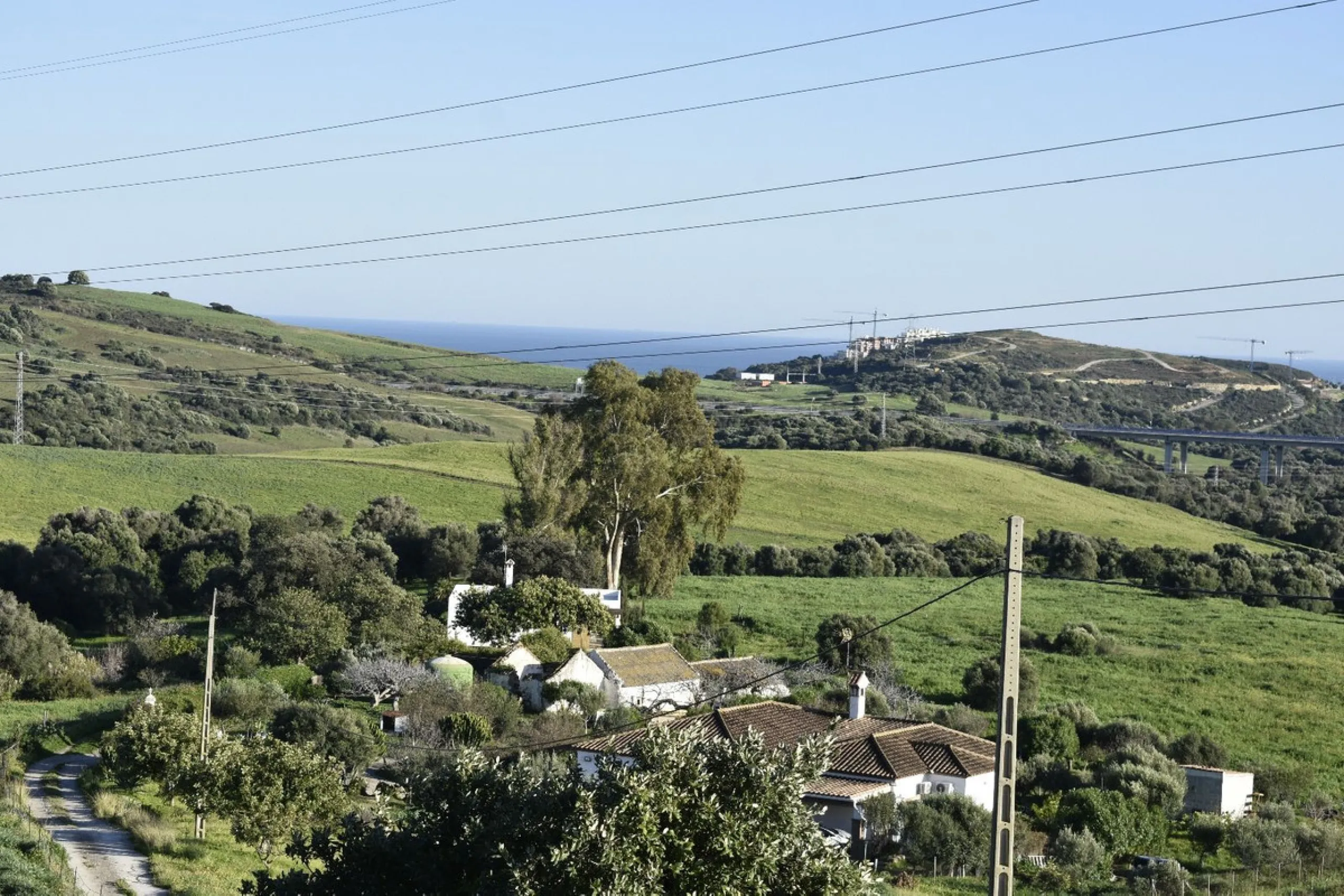 Cortijo for Sale in Casares – 25,000 m² Plot with Panoramic Sea Views near Finca Cortesín
