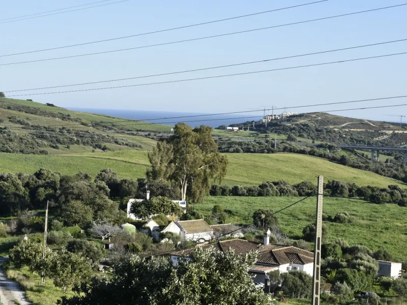 Cortijo for Sale in Casares – 25,000 m² Plot with Panoramic Sea Views near Finca Cortesín