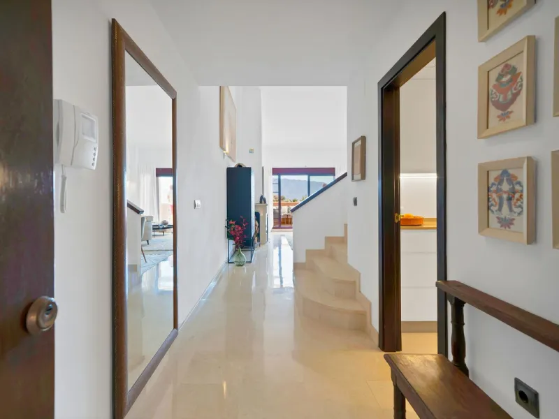 Apartment - Penthouse Duplex в продаже в Marbella, Málaga. В доме 3 спален и 2 ванных комнат. Площадь дома 169 м²
