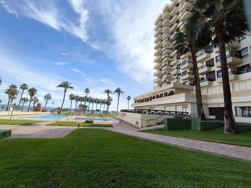 Beachfront with spectacular sea views!