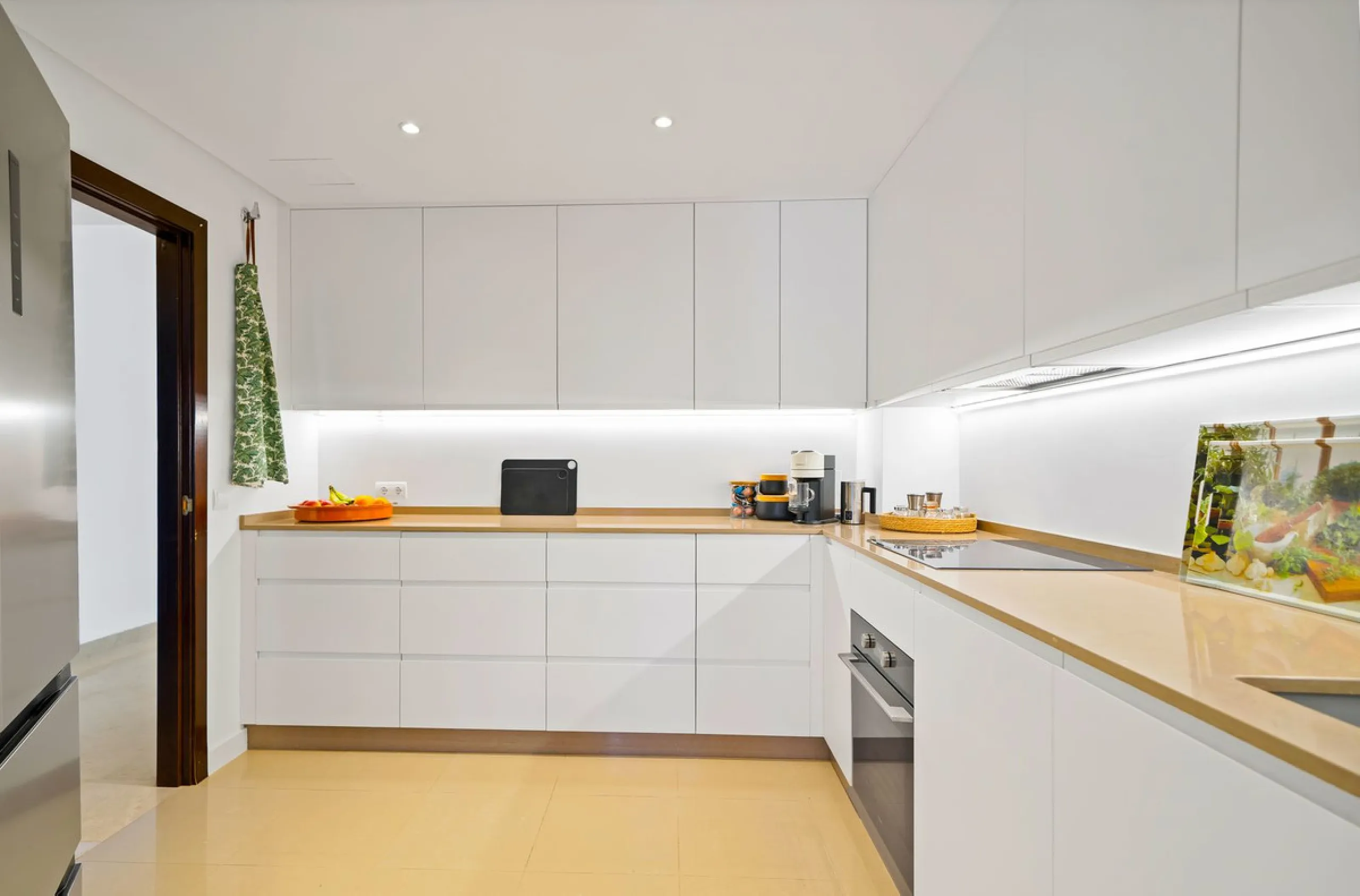 Apartment - Penthouse Duplex в продаже в Marbella, Málaga. В доме 3 спален и 2 ванных комнат. Площадь дома 169 м²