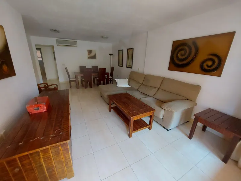 Elevated ground floor apartment with large south facing terrace, only 5 minutes walk to amenities and only 10 minutes walk to Puerto de la Duquesa.