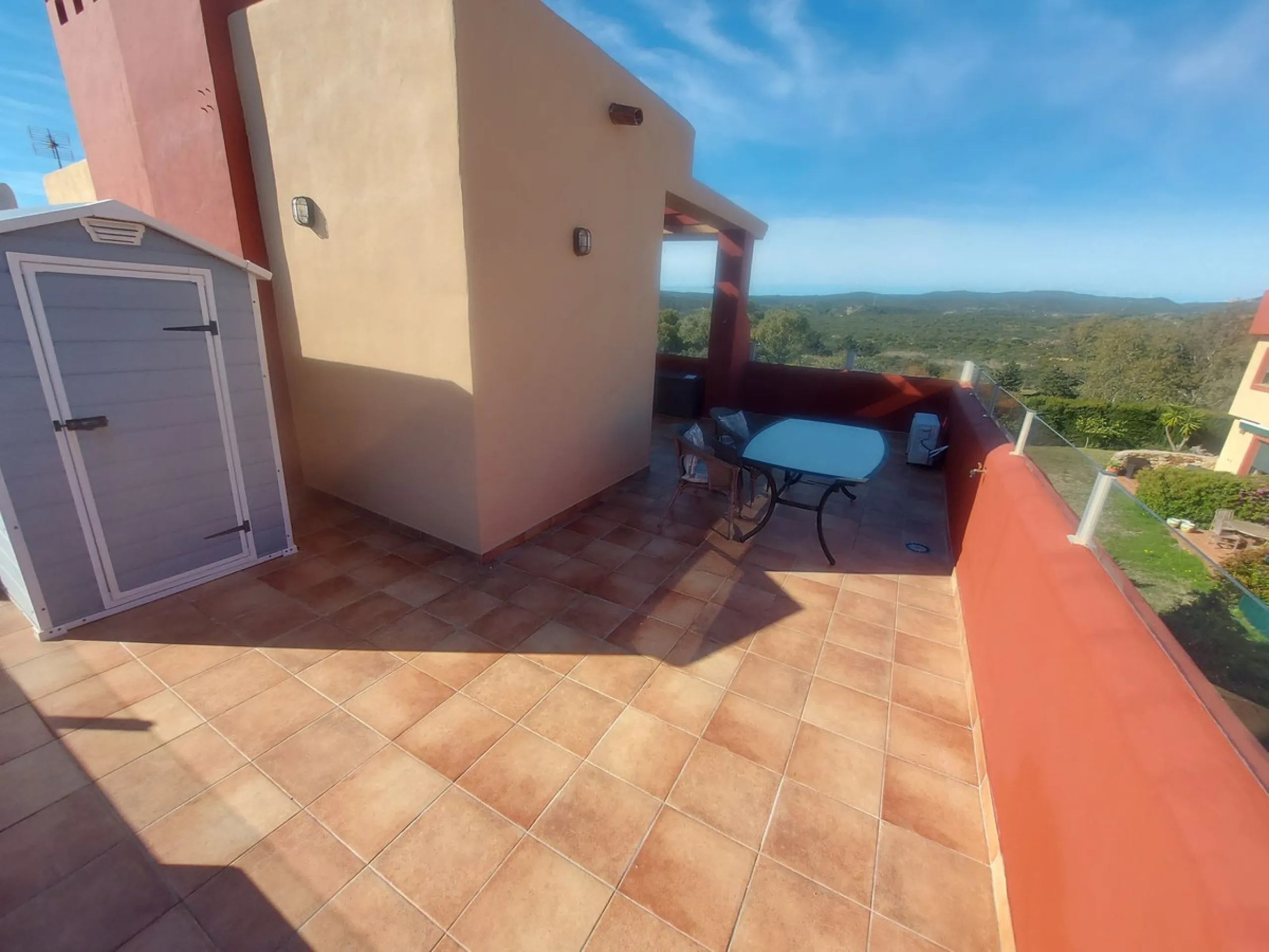 House - Townhouse в продаже в Manilva, Málaga. В доме 3 спален и 2 ванных комнат. Площадь дома 116 м². Площадь участка 24 м²