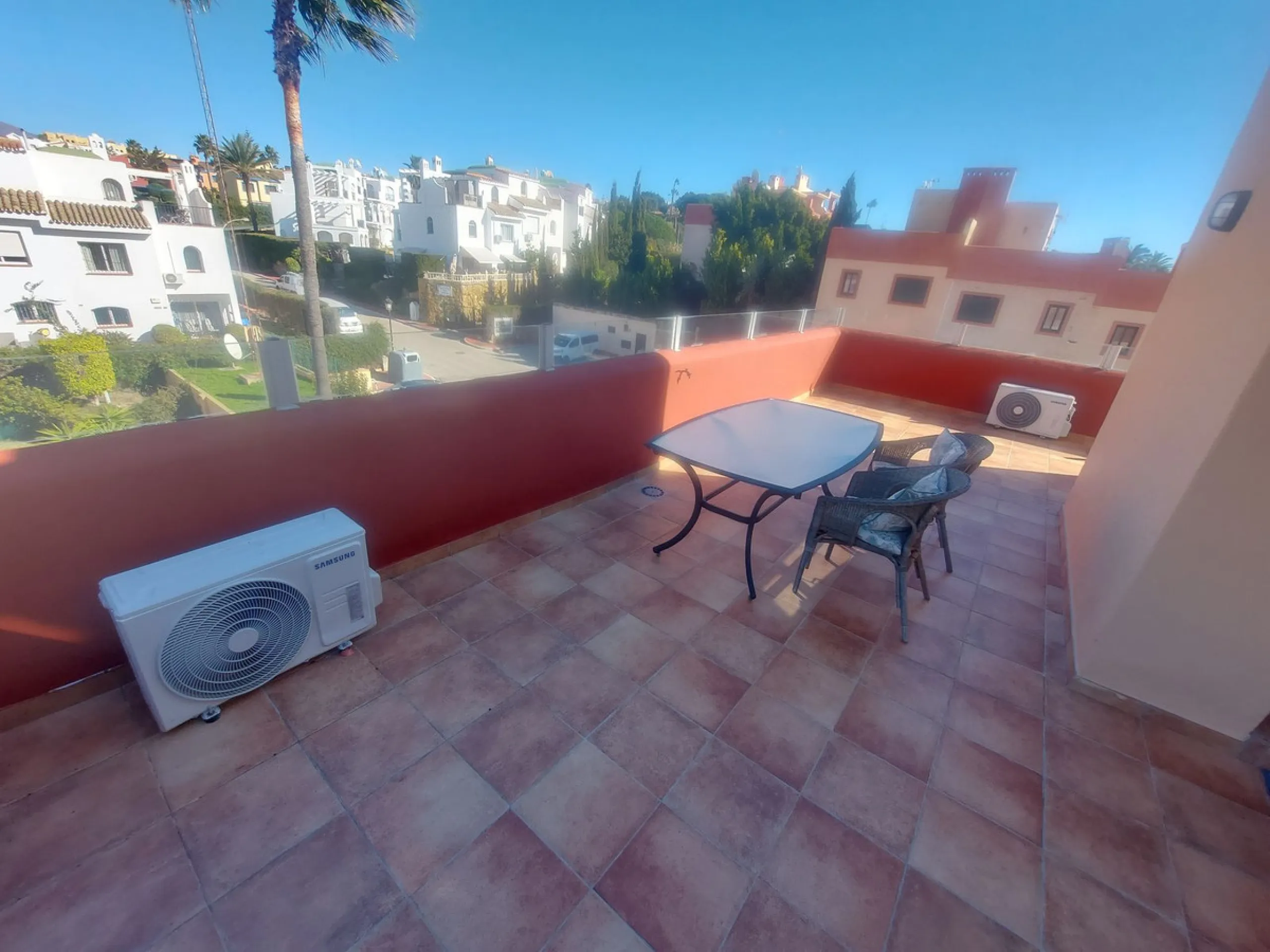House - Townhouse в продаже в Manilva, Málaga. В доме 3 спален и 2 ванных комнат. Площадь дома 116 м². Площадь участка 24 м²
