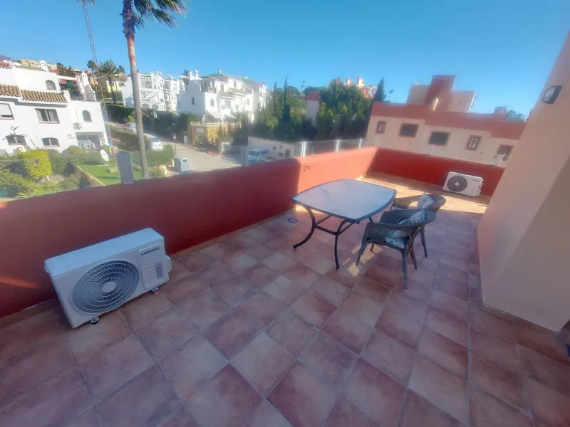 House - Townhouse в продаже в Manilva, Málaga. В доме 3 спален и 2 ванных комнат. Площадь дома 116 м². Площадь участка 24 м²