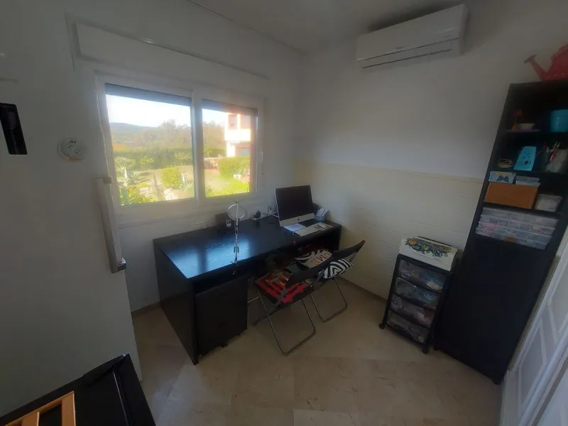 House - Townhouse в продаже в Manilva, Málaga. В доме 3 спален и 2 ванных комнат. Площадь дома 116 м². Площадь участка 24 м²