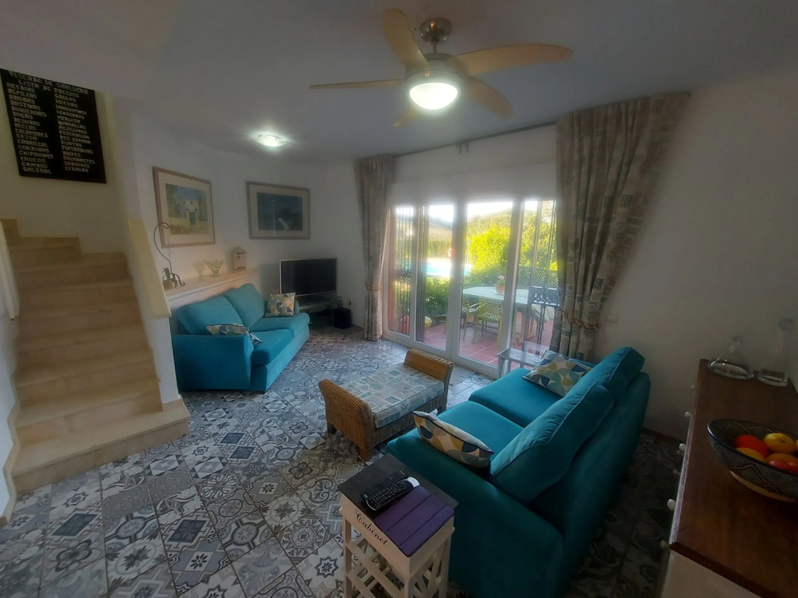 House - Townhouse в продаже в Manilva, Málaga. В доме 3 спален и 2 ванных комнат. Площадь дома 116 м². Площадь участка 24 м²