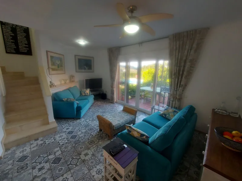 House - Townhouse в продаже в Manilva, Málaga. В доме 3 спален и 2 ванных комнат. Площадь дома 116 м². Площадь участка 24 м²
