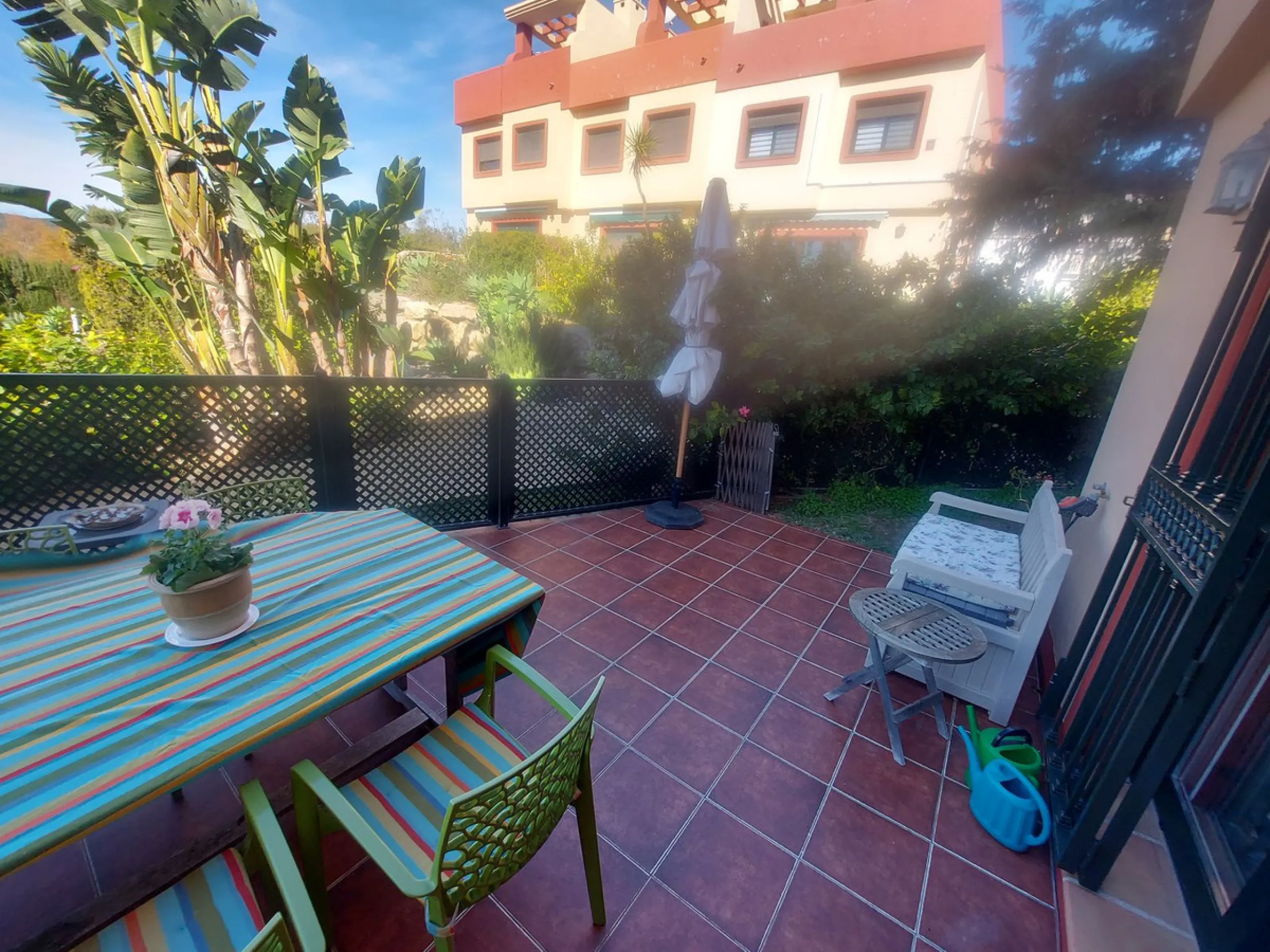 House - Townhouse в продаже в Manilva, Málaga. В доме 3 спален и 2 ванных комнат. Площадь дома 116 м². Площадь участка 24 м²