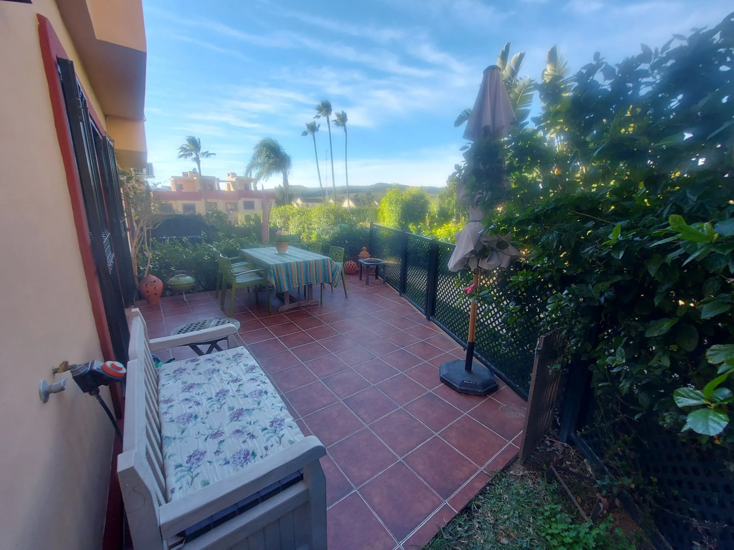 House - Townhouse в продаже в Manilva, Málaga. В доме 3 спален и 2 ванных комнат. Площадь дома 116 м². Площадь участка 24 м²