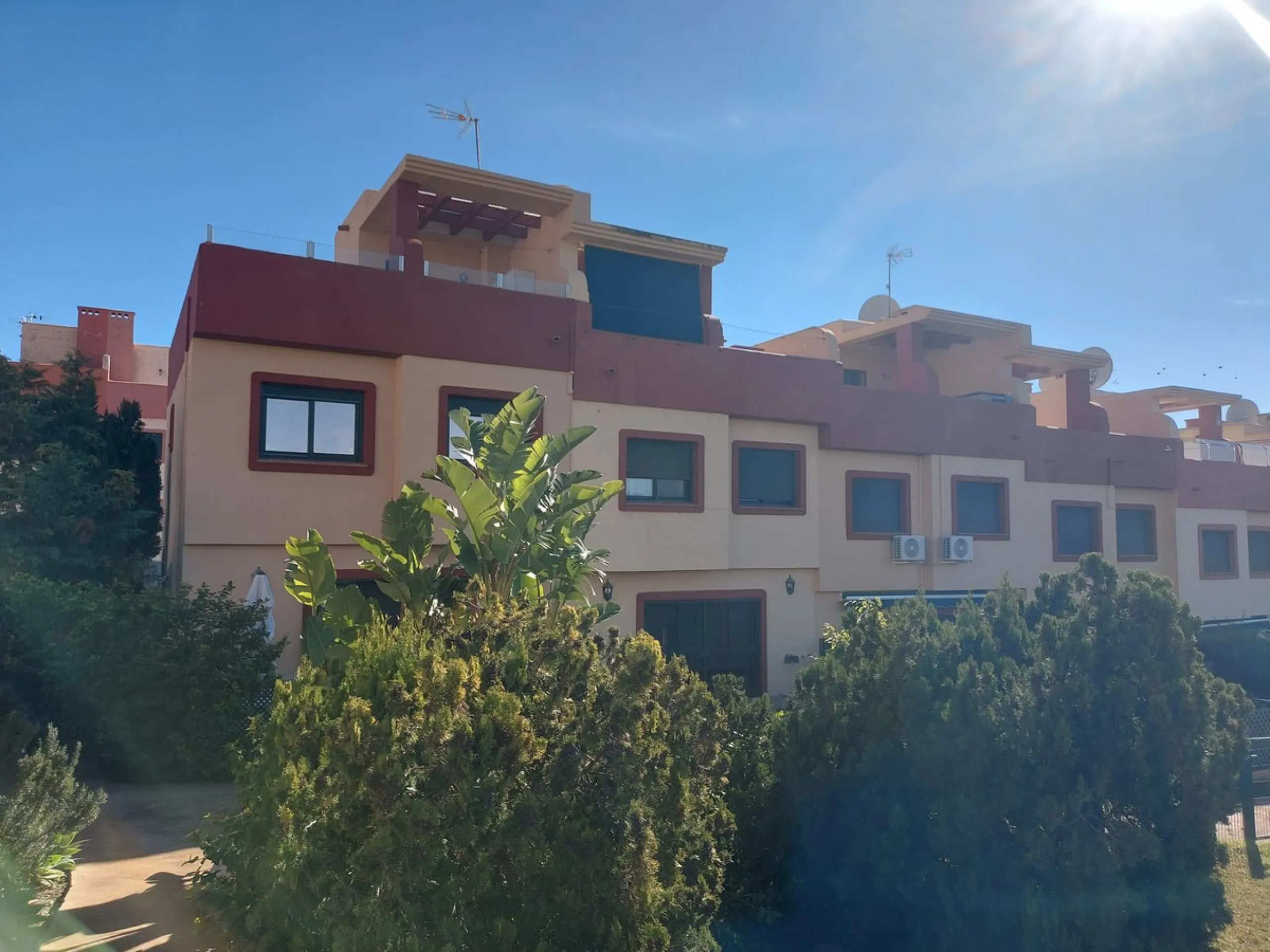 House - Townhouse в продаже в Manilva, Málaga. В доме 3 спален и 2 ванных комнат. Площадь дома 116 м². Площадь участка 24 м²