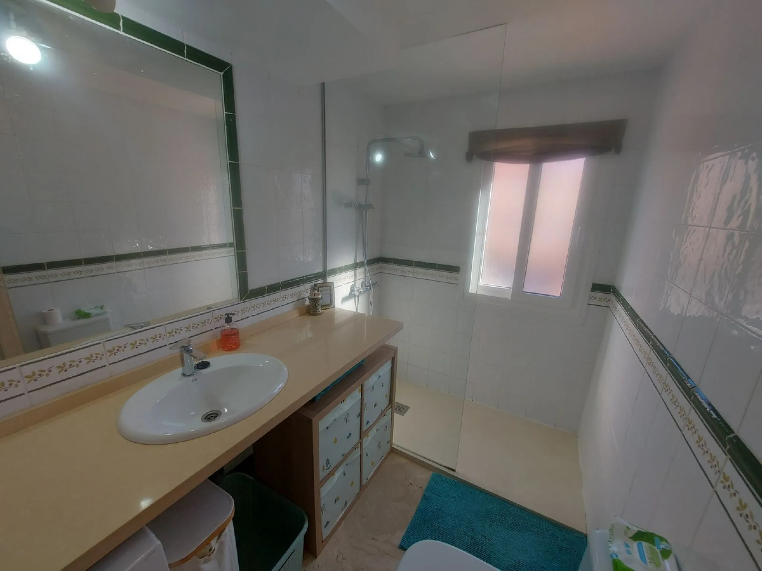 House - Townhouse в продаже в Manilva, Málaga. В доме 3 спален и 2 ванных комнат. Площадь дома 116 м². Площадь участка 24 м²