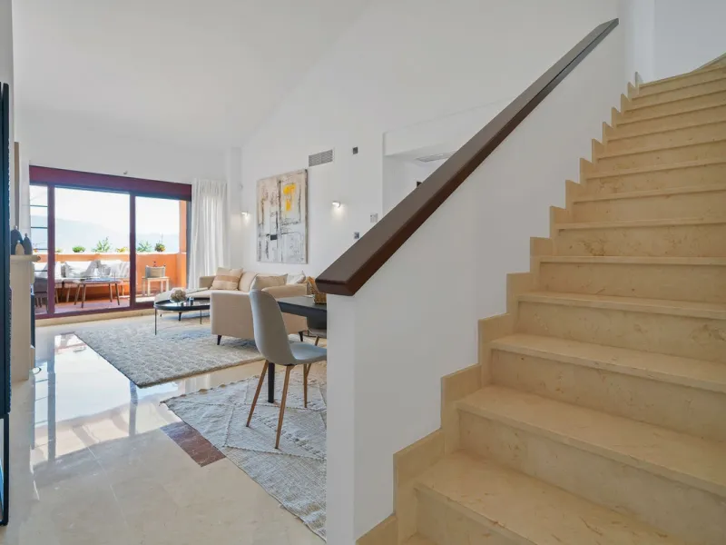 Apartment - Penthouse Duplex в продаже в Marbella, Málaga. В доме 3 спален и 2 ванных комнат. Площадь дома 169 м²