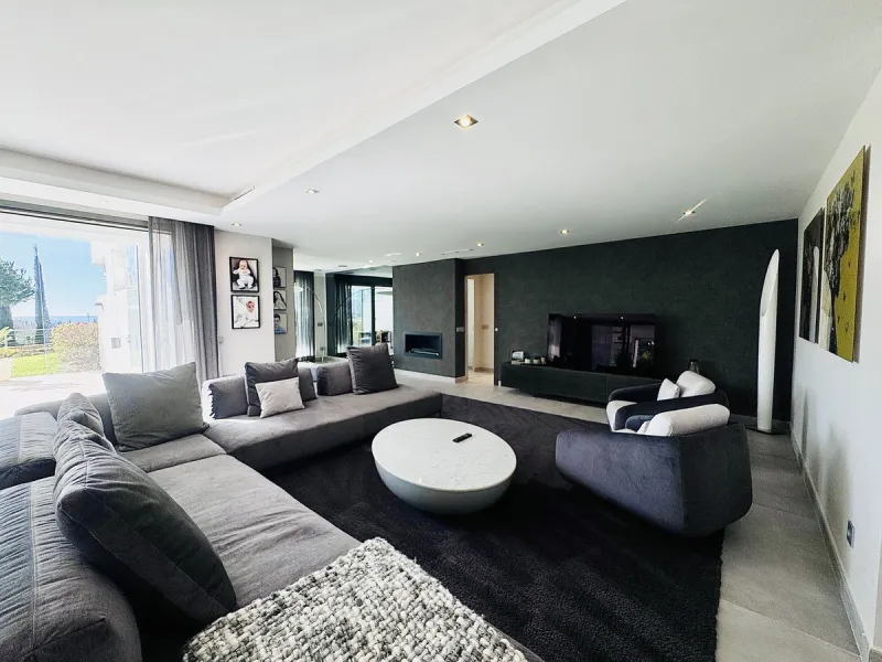 Apartment - Ground Floor Apartment в продаже в Málaga, Málaga. В доме 4 спален и 4 ванных комнат. Площадь дома 212 м². Площадь участка 100 м²
