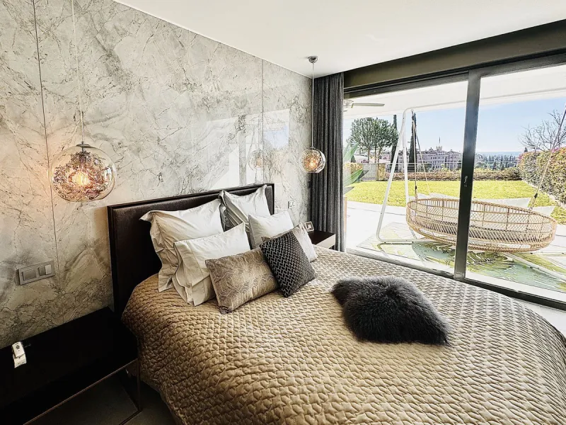 Apartment - Ground Floor Apartment в продаже в Málaga, Málaga. В доме 4 спален и 4 ванных комнат. Площадь дома 212 м². Площадь участка 100 м²