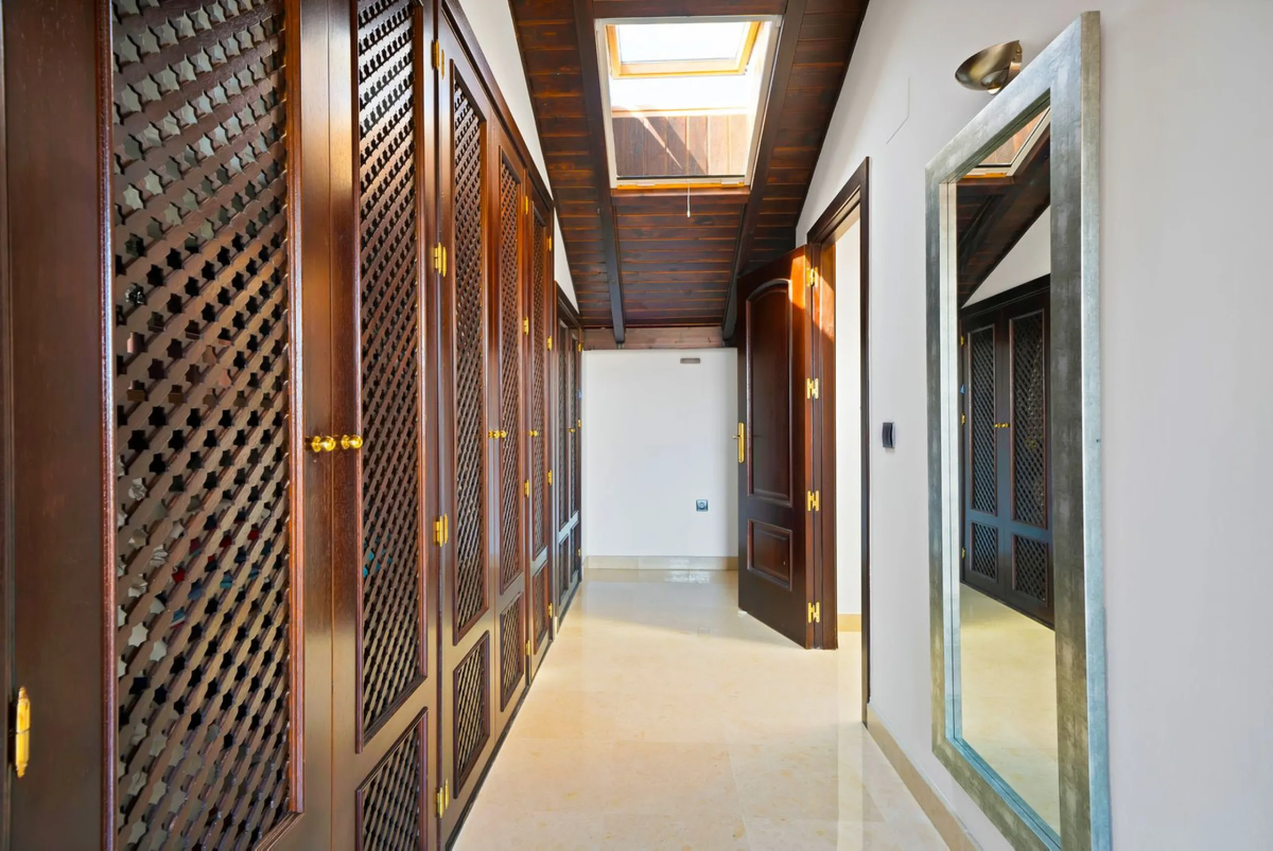 Apartment - Penthouse Duplex в продаже в Marbella, Málaga. В доме 3 спален и 2 ванных комнат. Площадь дома 169 м²