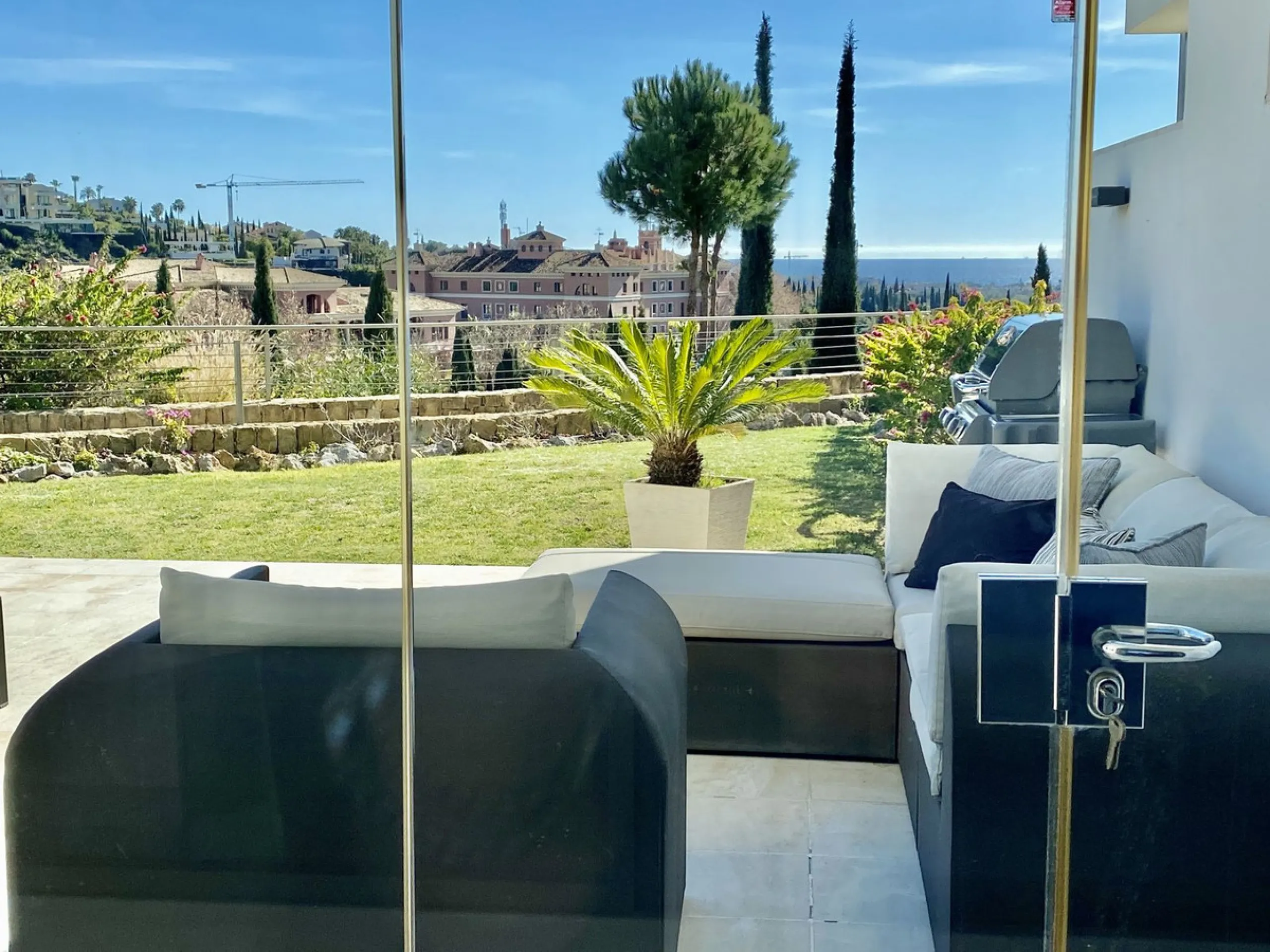 Apartment - Ground Floor Apartment в продаже в Málaga, Málaga. В доме 4 спален и 4 ванных комнат. Площадь дома 212 м². Площадь участка 100 м²