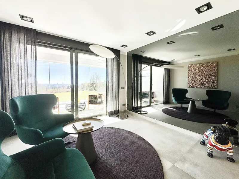Apartment - Ground Floor Apartment в продаже в Málaga, Málaga. В доме 4 спален и 4 ванных комнат. Площадь дома 212 м². Площадь участка 100 м²