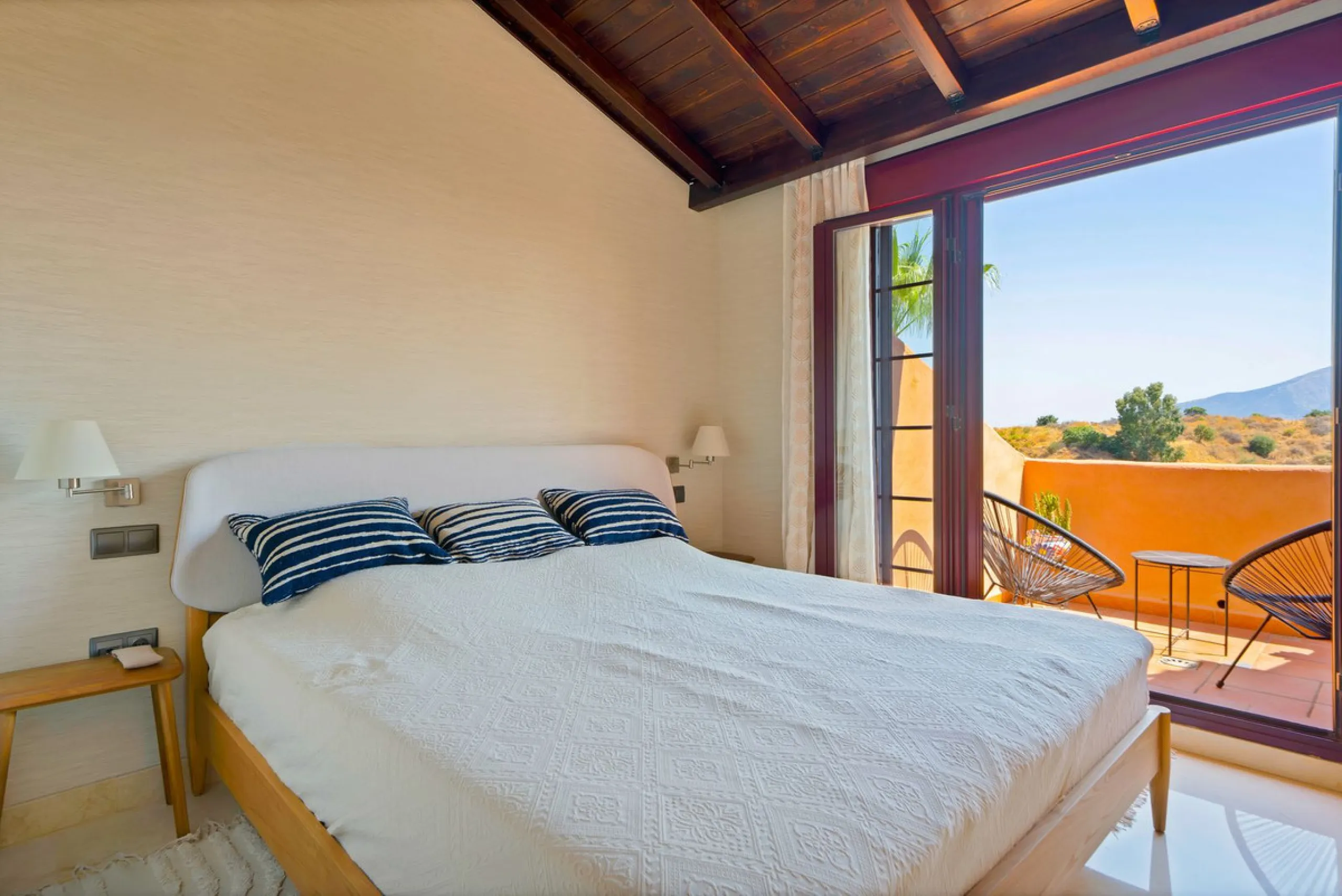 Apartment - Penthouse Duplex в продаже в Marbella, Málaga. В доме 3 спален и 2 ванных комнат. Площадь дома 169 м²