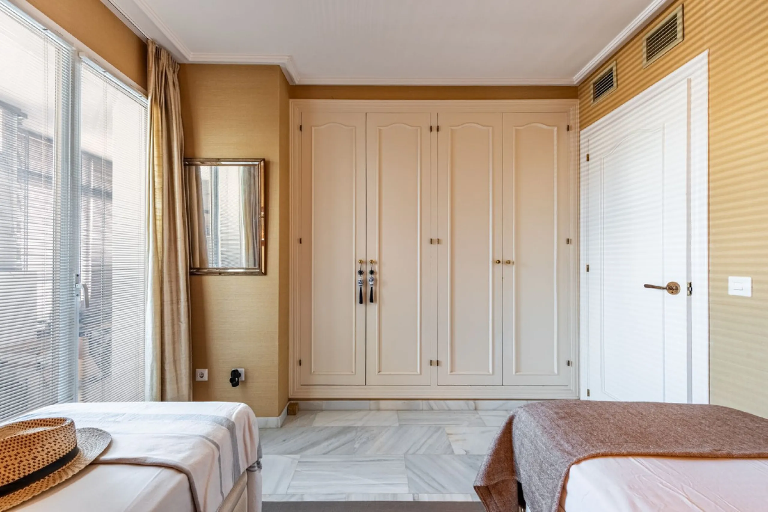 Spacious Sea-View Apartment for Sale in Las Jacarandas, Bel Air – Ideal for Permanent Living